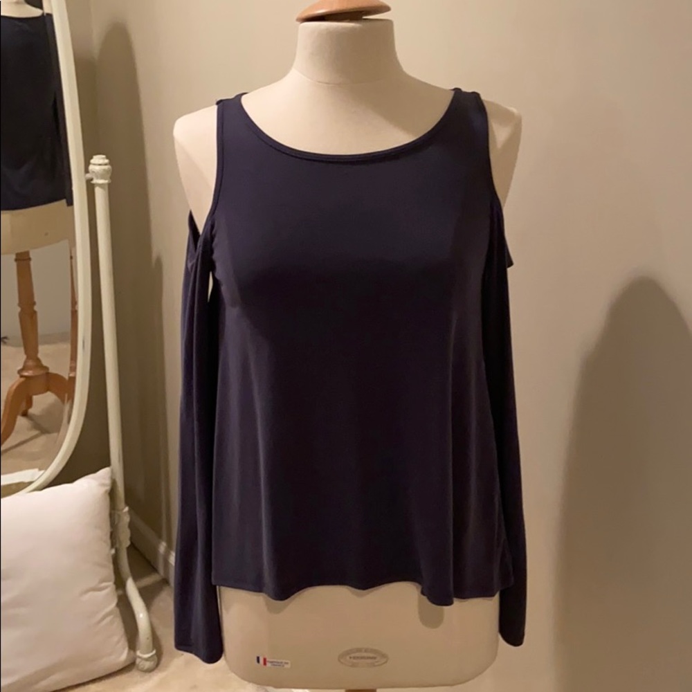 Open shoulder Longsleeve Shirt